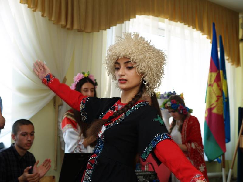 Зажигательный кавказский танец