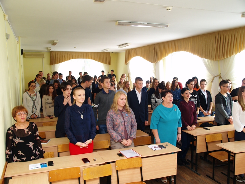 Профессорско-преподавательский состав и студенты Анапского филиала Сочинского государственного университета